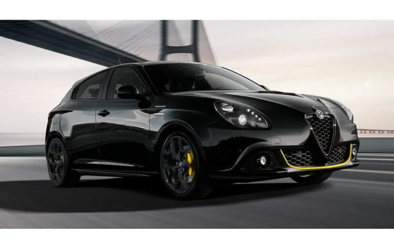 Alfa Romeo Giulietta Hitam