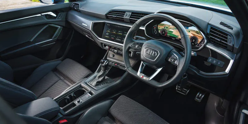 Desain Interior Mobil