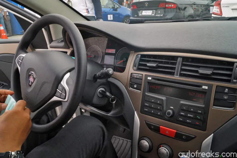 Desain Interior Mobil