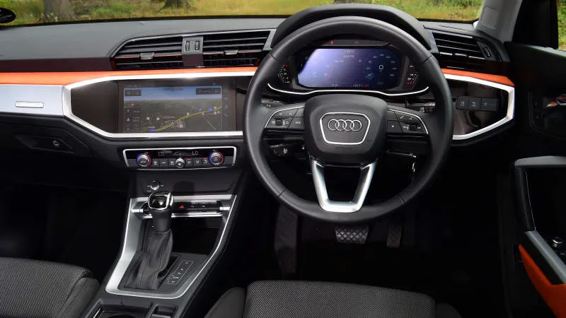 Desain Interior Mobil