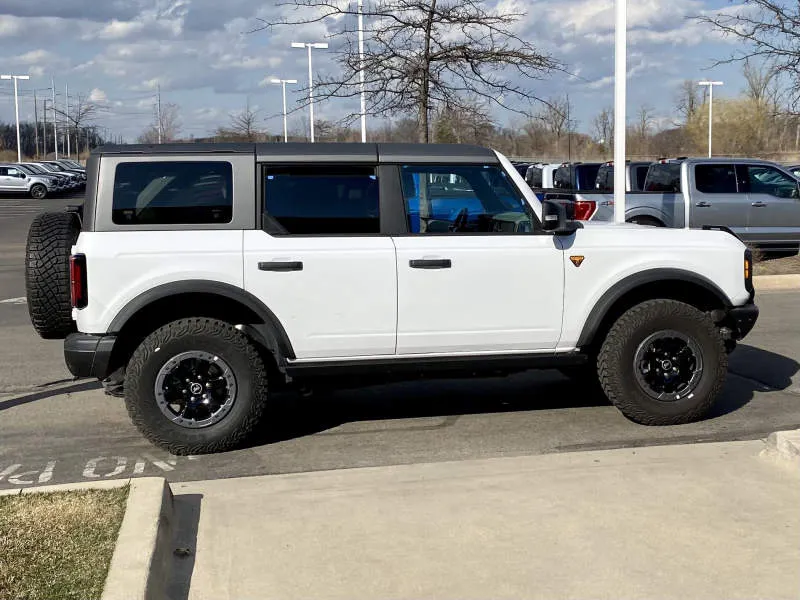 Ford Bronco Hot Pepper Red Tinted Clearcoat Metallic