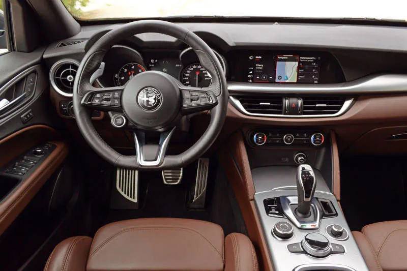 Desain Interior Mobil