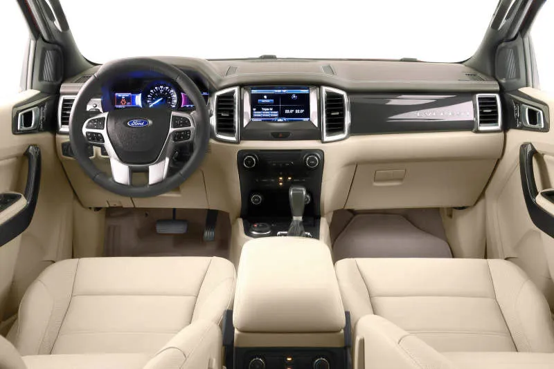 Desain Interior Mobil