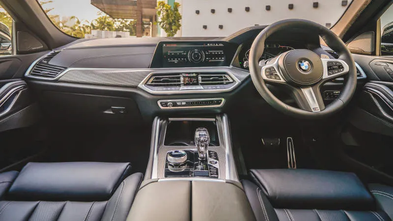 Desain Interior Mobil
