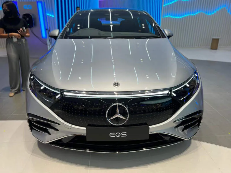 Mercedes-Benz EQS 450 Electric Art Line High-tech Silver