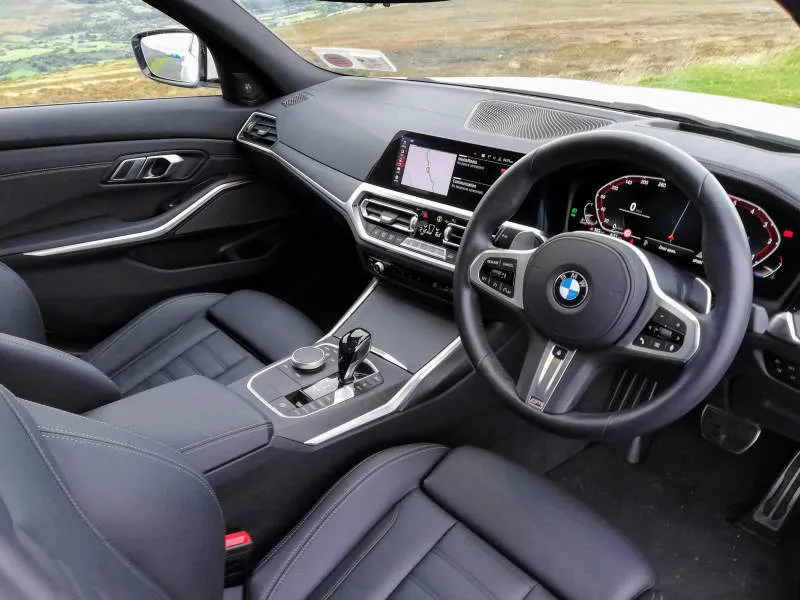 Desain Interior Mobil