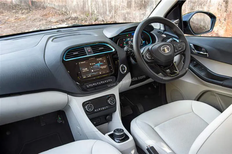 Desain Interior Mobil