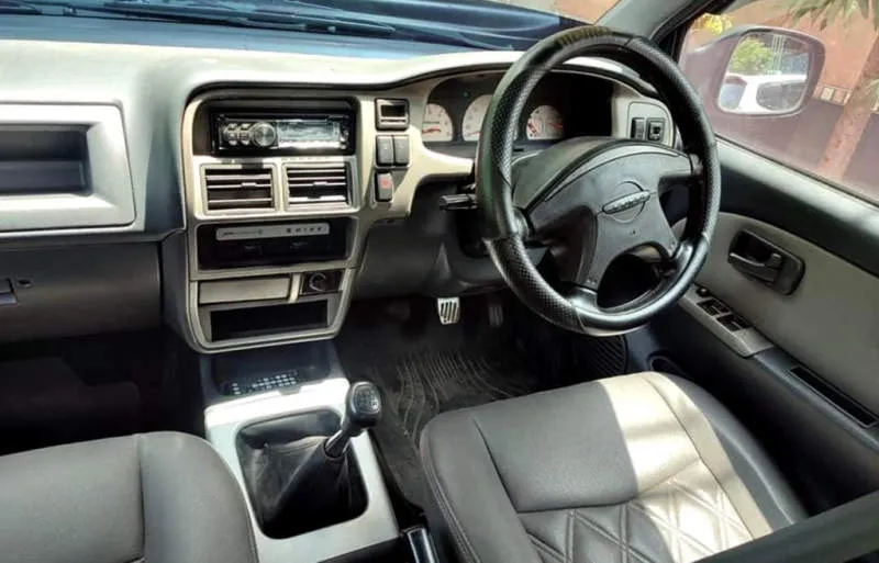 Desain Interior Mobil
