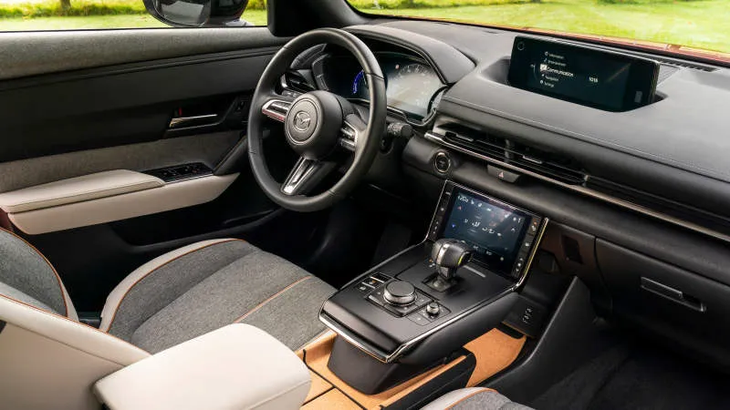 Desain Interior Mobil