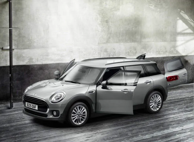 MINI Clubman Chili Red