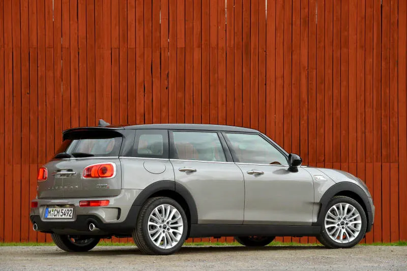 MINI Clubman Chili Red