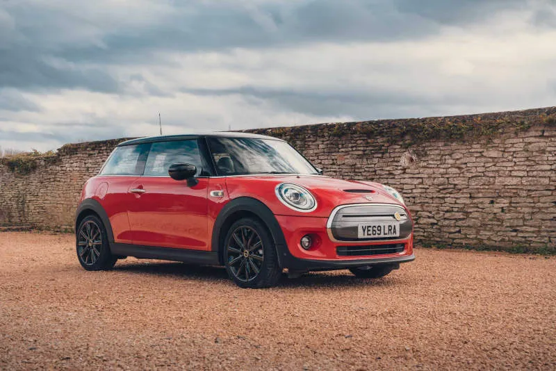 MINI Electric Midnight Black
