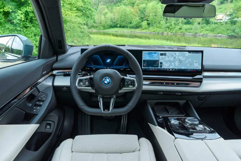 Desain Interior Mobil