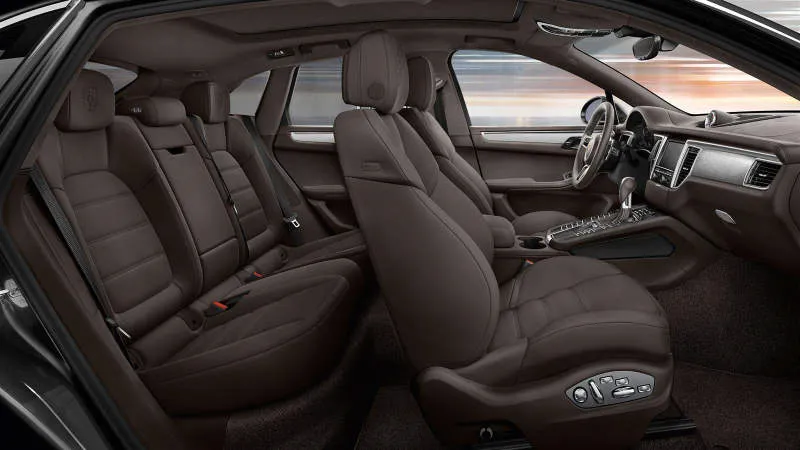 Desain Interior Mobil