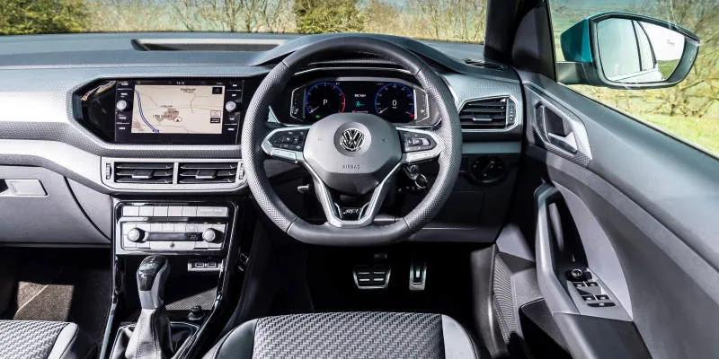 Desain Interior Mobil