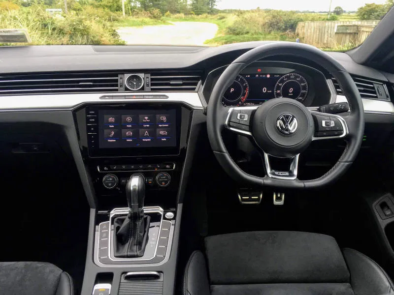Desain Interior Mobil