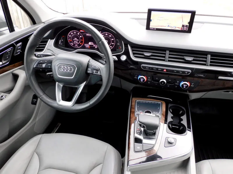 Desain Interior Mobil
