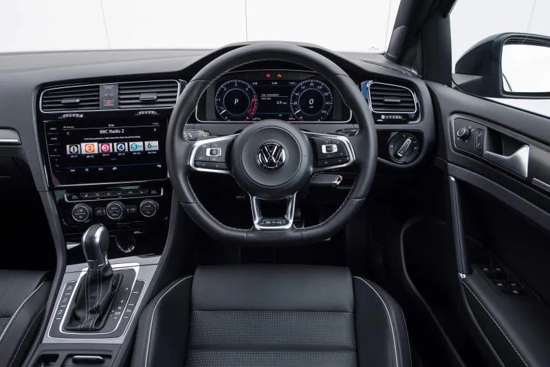 Desain Interior Mobil
