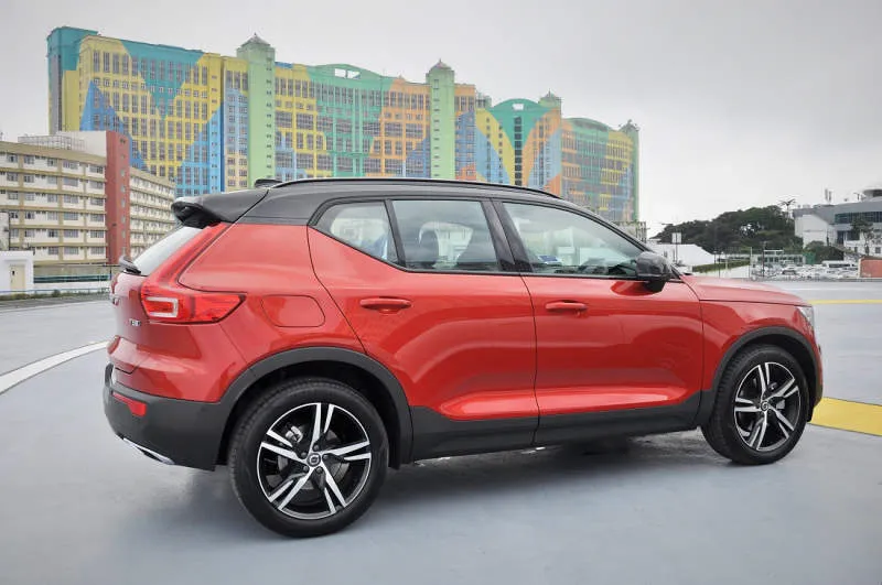 Volvo XC40 Silver Dawn Metallic