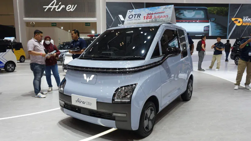 Wuling New Air EV Avocado Green
