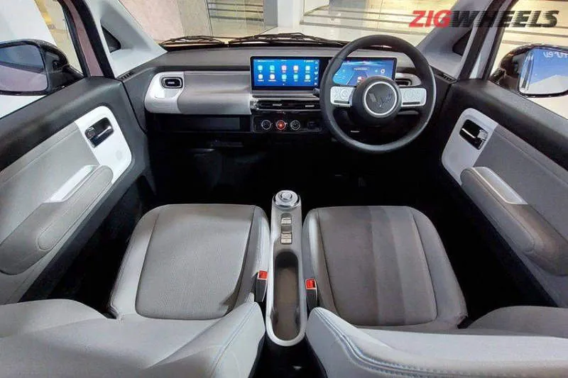 Desain Interior Mobil