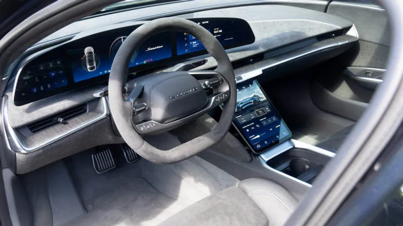 Desain Interior Mobil