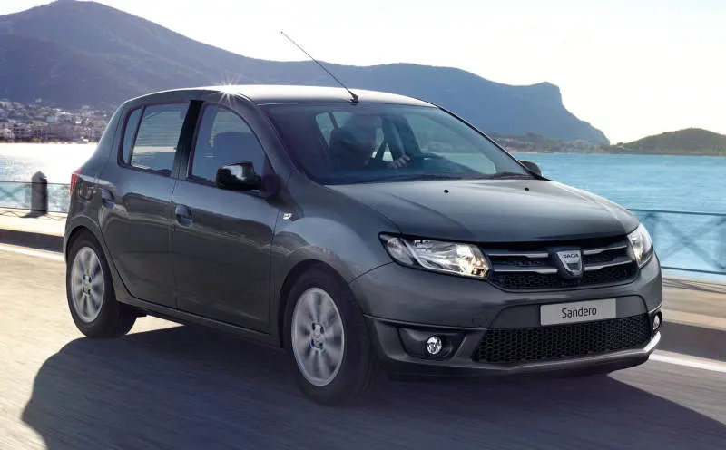Dacia Sandero Merah
