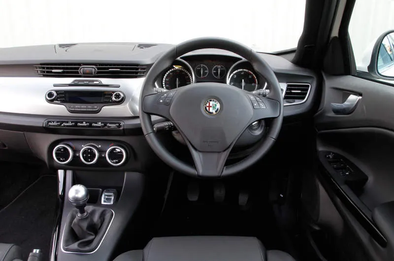 Desain Interior Mobil