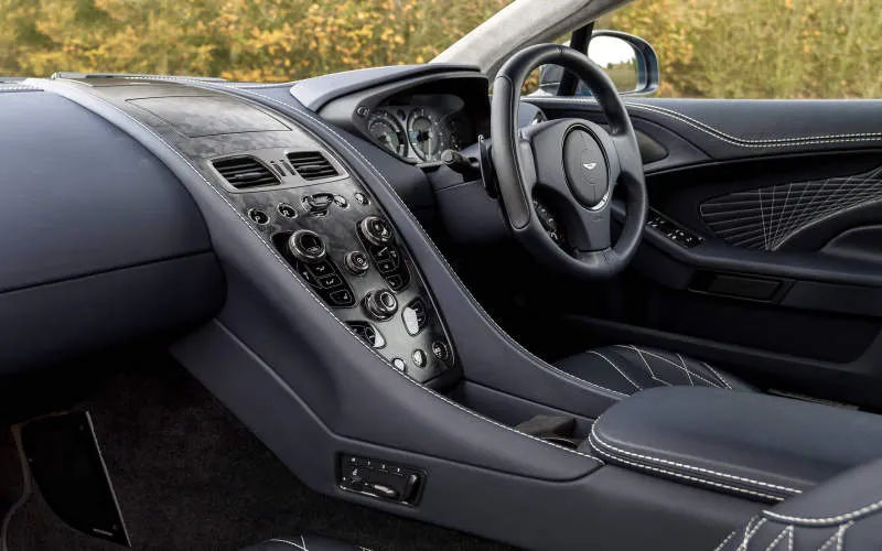 Desain Interior Mobil