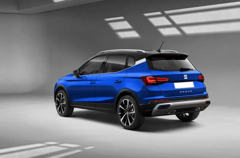 SEAT Arona Hitam