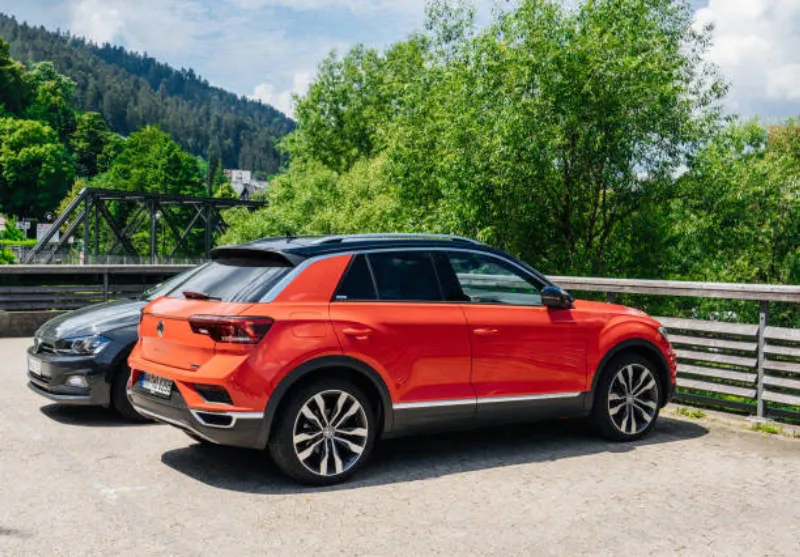 Volkswagen T-Roc Merah