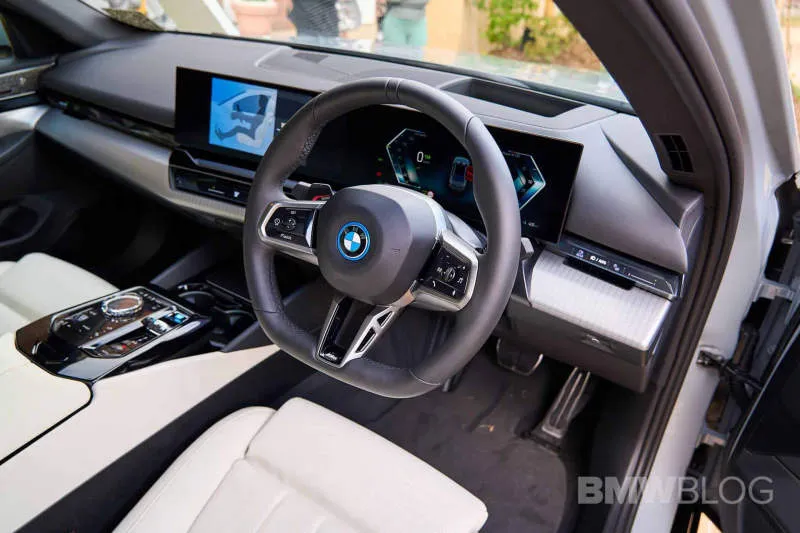 Desain Interior Mobil