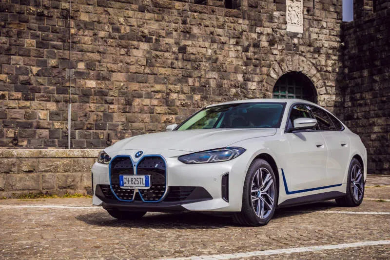 BMW i4 eDrive40 M Sport Sunset Orange