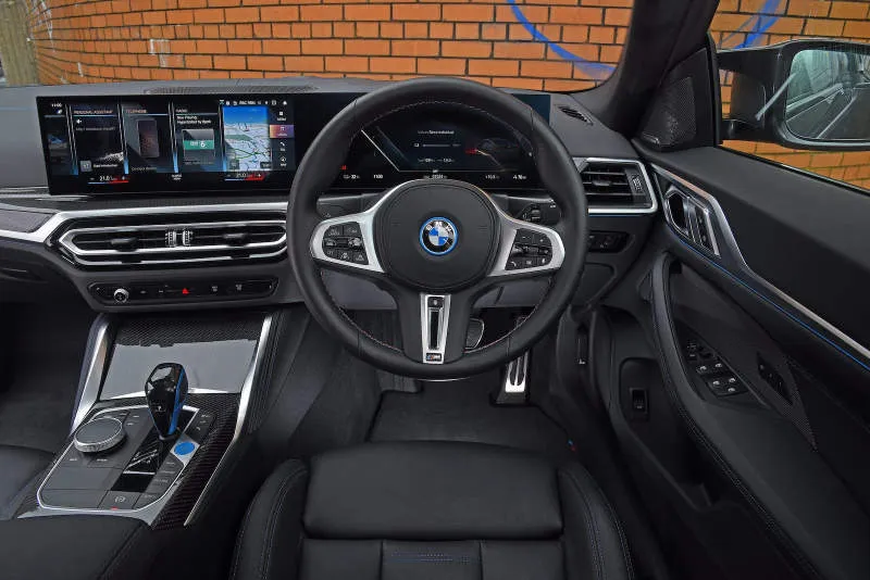 Desain Interior Mobil