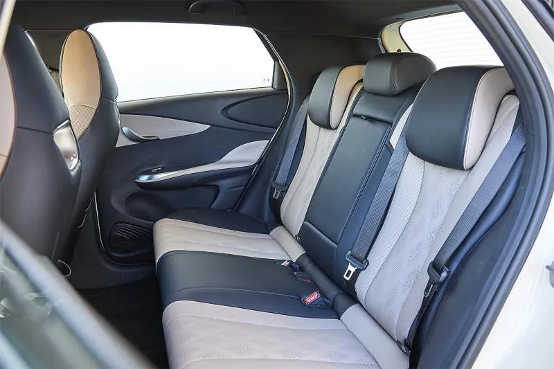 Desain Interior Mobil