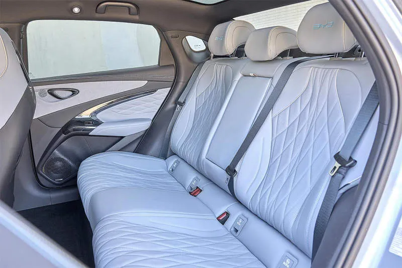 Desain Interior Mobil