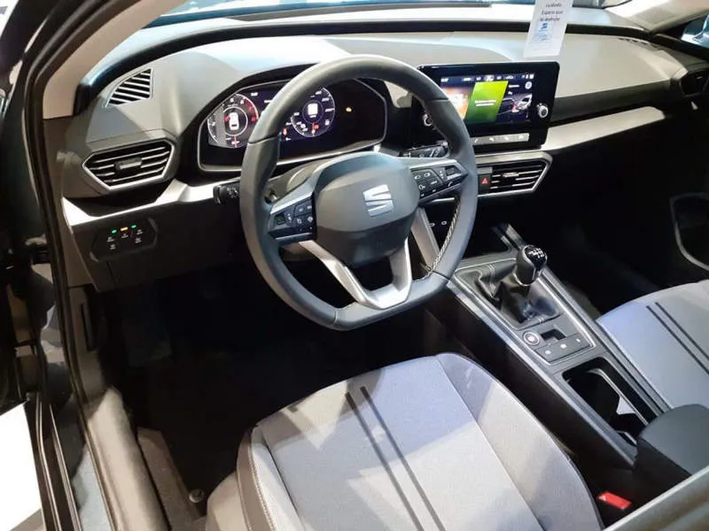 Desain Interior Mobil