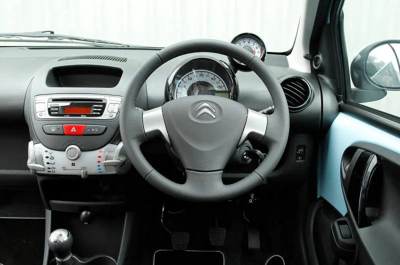 Desain Interior Mobil
