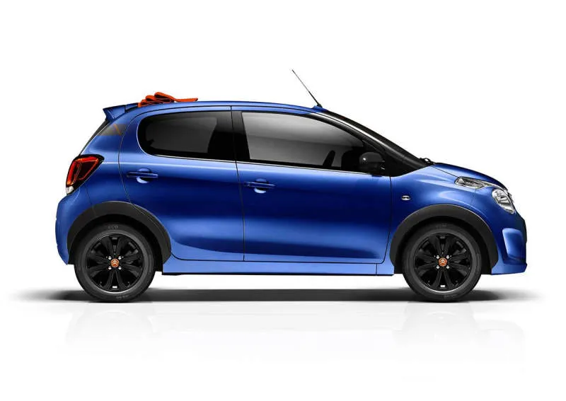 Citroen C1 Hitam