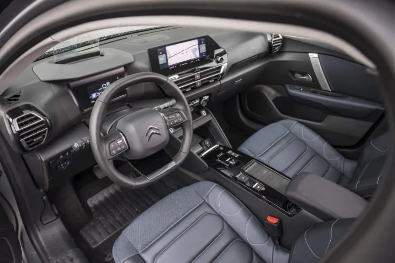 Desain Interior Mobil