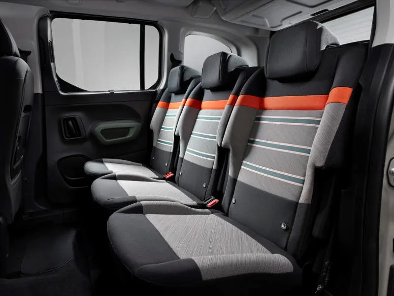 Desain Interior Mobil