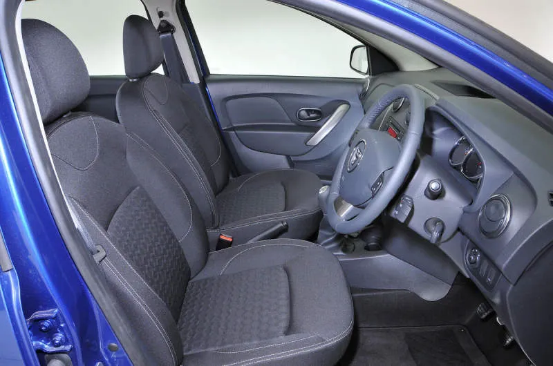 Desain Interior Mobil