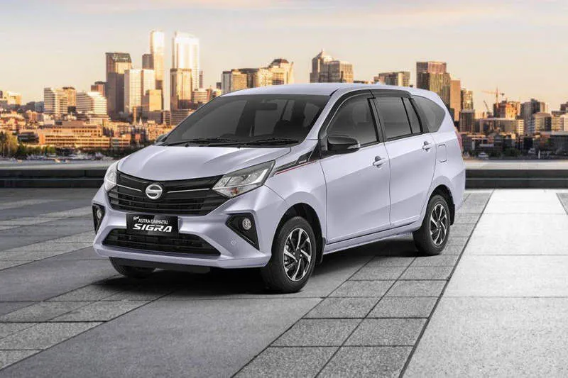 Daihatsu Sigra Merah
