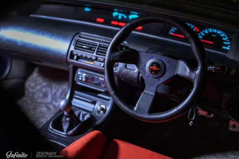 Desain Interior Mobil