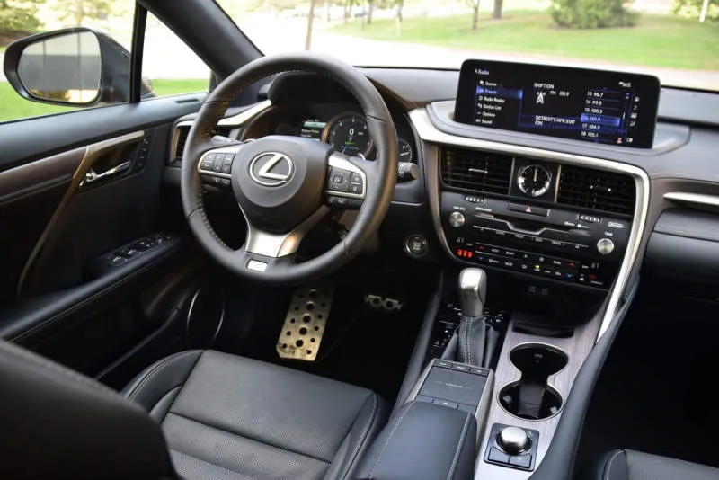 Desain Interior Mobil