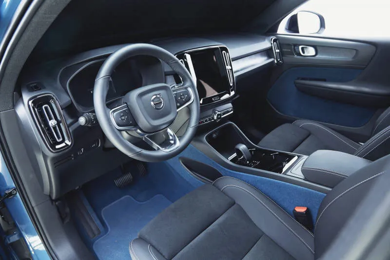 Desain Interior Mobil