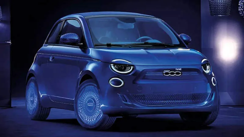 Fiat 500e Merah