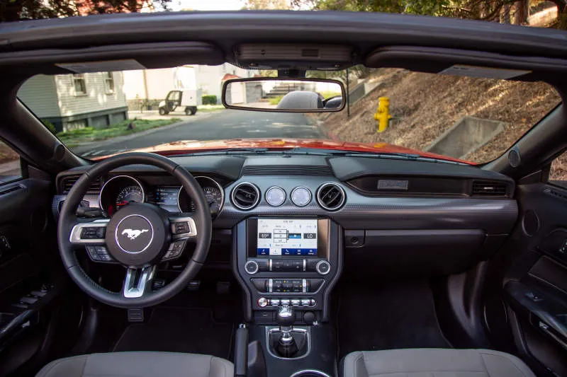 Desain Interior Mobil