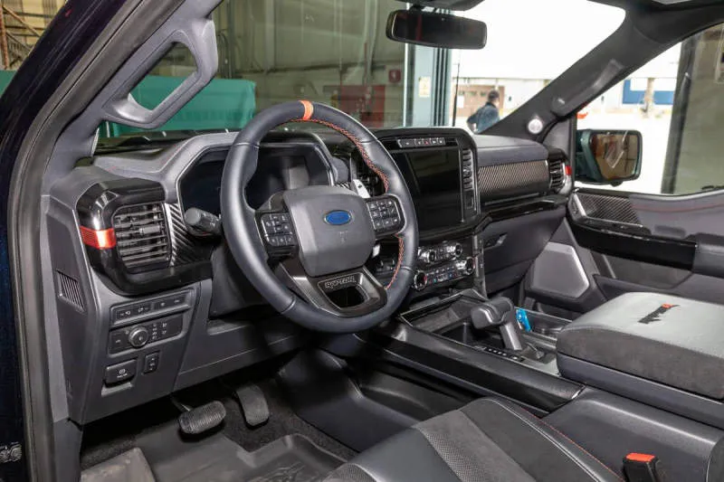 Desain Interior Mobil