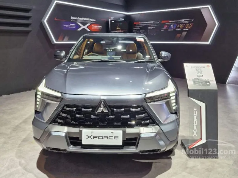 Mitsubishi Xforce Merah